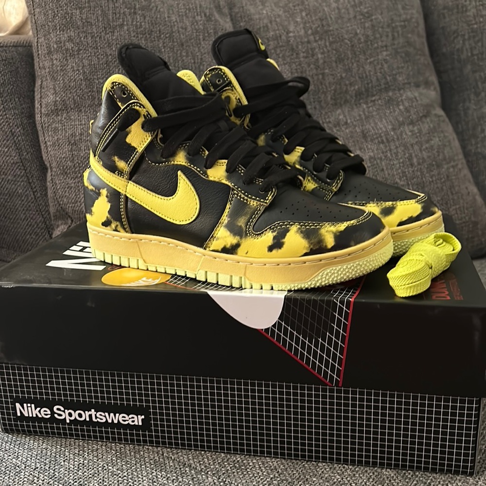 NIKE DUNK HI 1985 SP - Black & Yellow